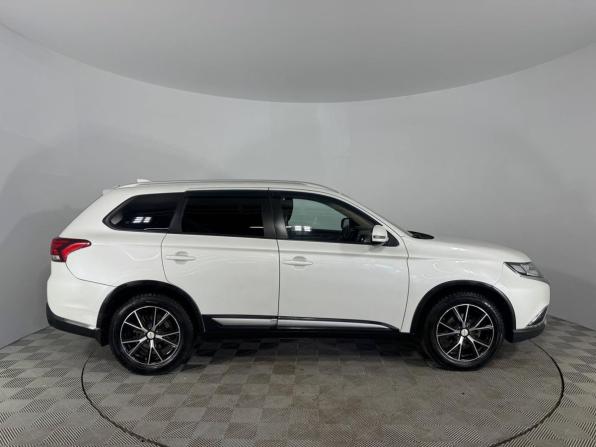 Mitsubishi Outlander III Рестайлинг 2 с пробегом 2017 года, цена 1 759 000 рублей, 171169 км, внедорожник, Автокод Объявления