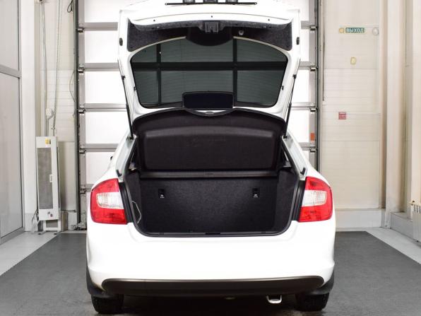 Skoda Rapid I с пробегом 2015 года, цена 805 995 рублей, 207360 км, лифтбек, Автокод Объявления