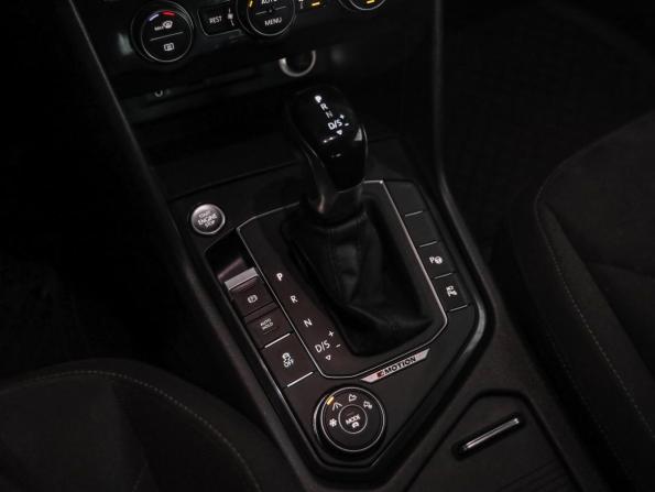 Volkswagen Tiguan II с пробегом 2017 года, цена 2 066 550 рублей, 123503 км, внедорожник, Автокод Объявления