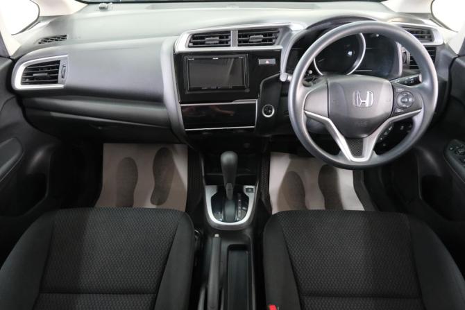 Honda Fit III Рестайлинг с пробегом 2019 года, цена 1 229 000 рублей, 102000 км, хэтчбек, Автокод Объявления