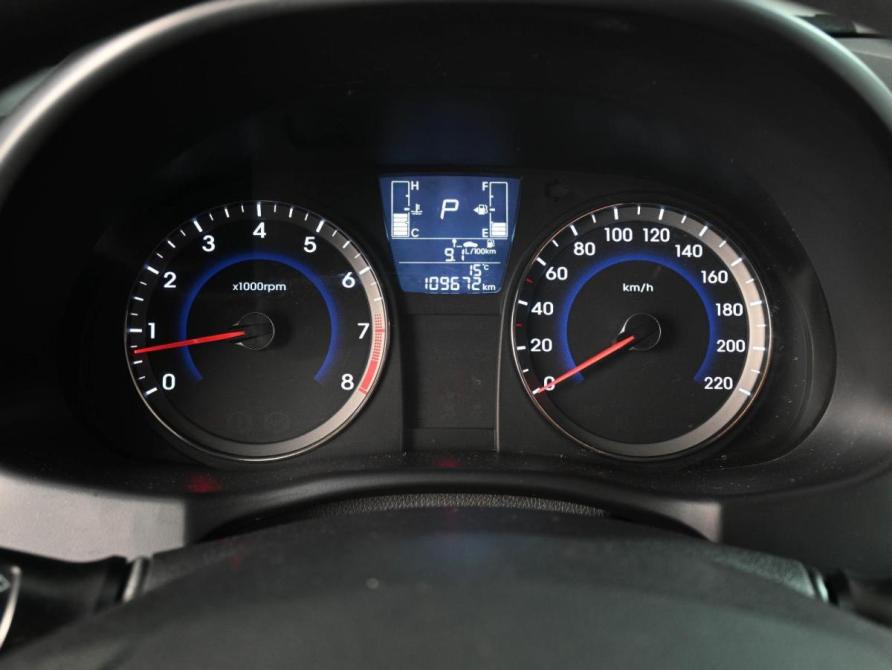 Hyundai Solaris I Рестайлинг Ростов-на-Дону  - изображение 17