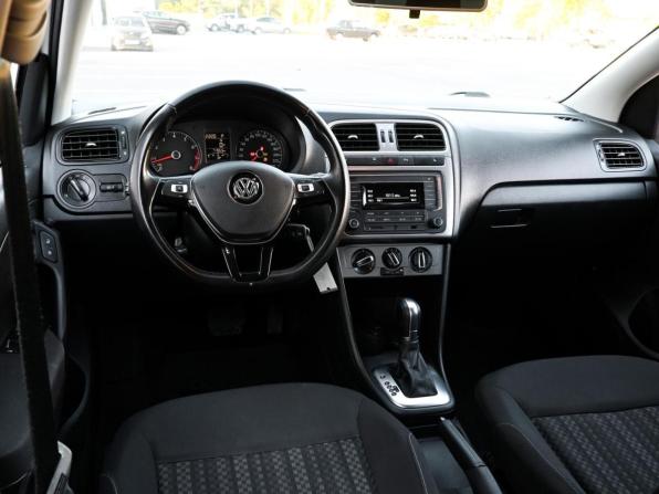 Volkswagen Polo V Рестайлинг с пробегом 2020 года, цена 1 409 000 рублей, 71553 км, седан, Автокод Объявления