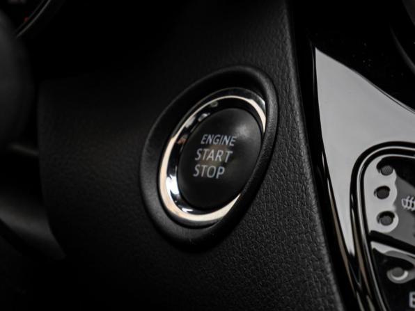 Toyota C-HR I Рестайлинг с пробегом 2020 года, цена 2 590 000 рублей, 61484 км, внедорожник, Автокод Объявления