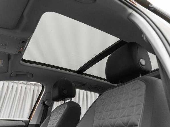 Volkswagen Tiguan II Рестайлинг с пробегом 2021 года, цена 2 860 000 рублей, 65182 км, внедорожник, Автокод Объявления