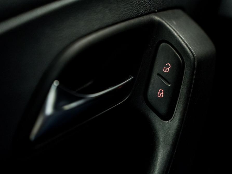 Volkswagen Polo V Рестайлинг Ростов-на-Дону  - изображение 13