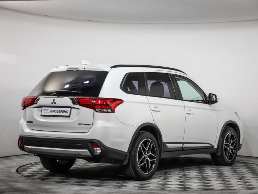 Mitsubishi Outlander III Рестайлинг 2 Санкт-Петербург  - изображение 5