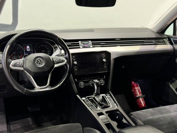 Volkswagen Passat B8 Рестайлинг с пробегом 2019 года, цена 2 019 900 рублей, 212000 км, седан, Автокод Объявления