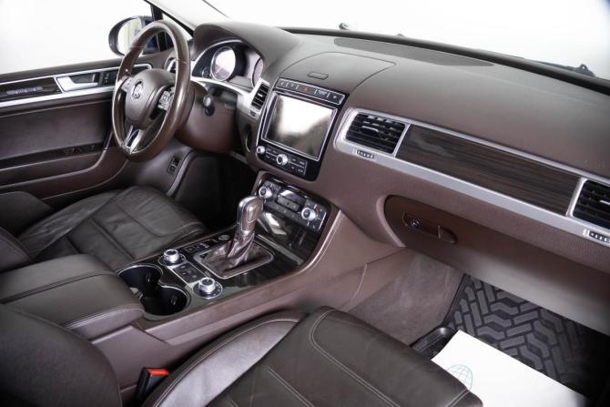 Volkswagen Touareg II Рестайлинг с пробегом 2015 года, цена 3 200 000 рублей, 144000 км, внедорожник, Автокод Объявления