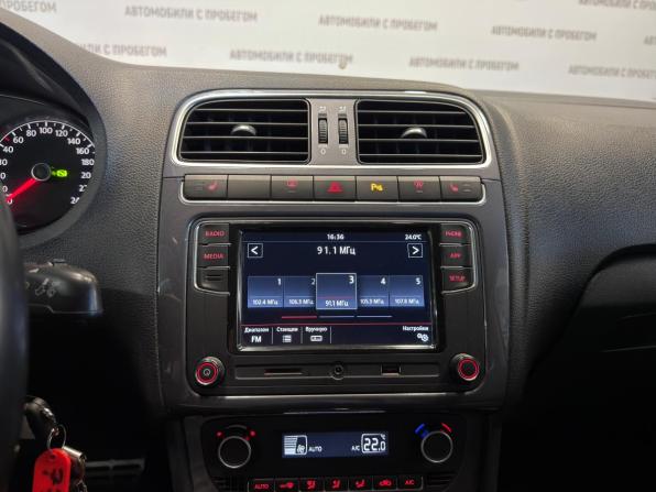 Volkswagen Polo V Рестайлинг с пробегом 2018 года, цена 1 099 000 рублей, 110000 км, седан, Автокод Объявления