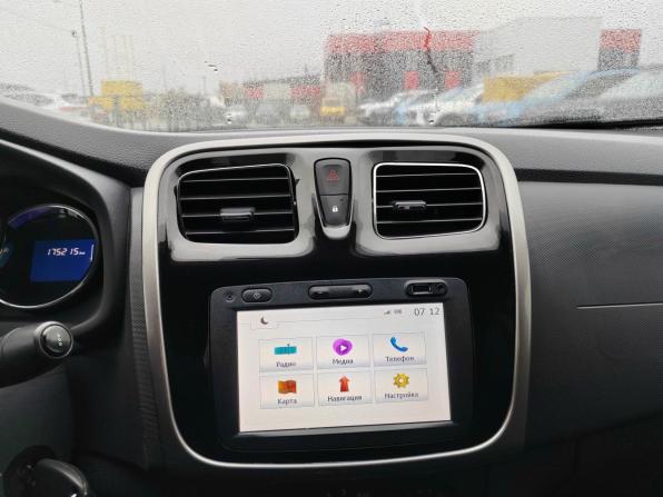 Renault Logan II с пробегом 2015 года, цена 695 000 рублей, 175215 км, седан, Автокод Объявления