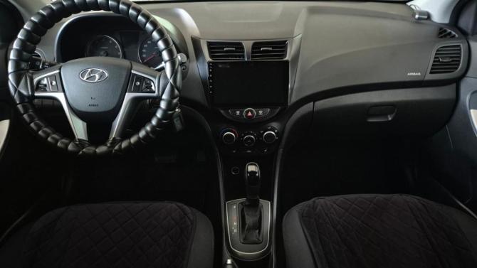 Hyundai Solaris I Рестайлинг с пробегом 2015 года, цена 950 000 рублей, 194625 км, седан, Автокод Объявления