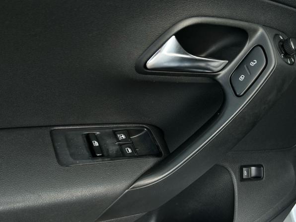 Volkswagen Polo V с пробегом 2011 года, цена 682 000 рублей, 218316 км, седан, Автокод Объявления