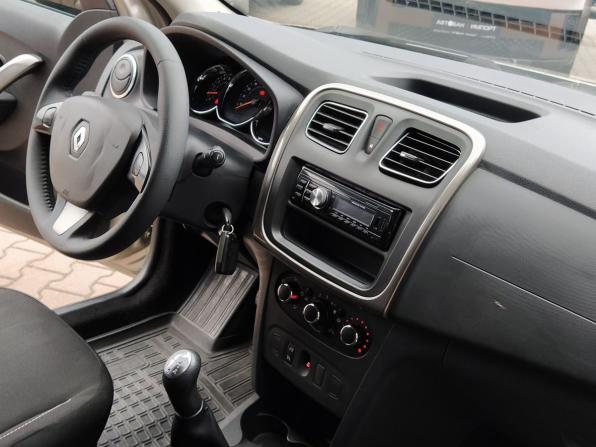 Renault Sandero II с пробегом 2015 года, цена 949 000 рублей, 56354 км, хэтчбек, Автокод Объявления