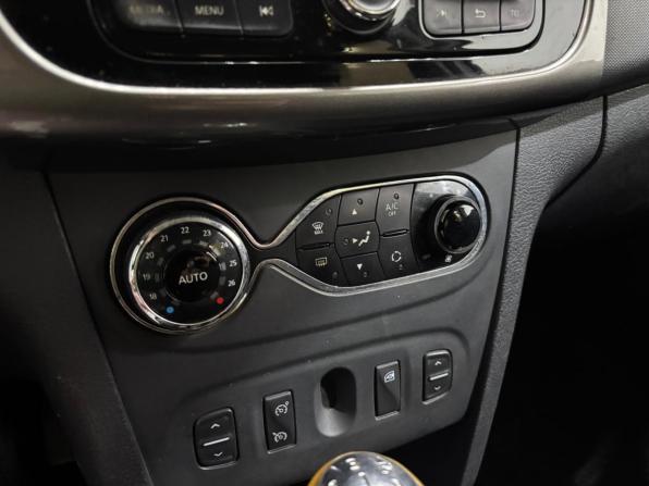 Renault Logan II с пробегом 2016 года, цена 520 000 рублей, 220472 км, седан, Автокод Объявления