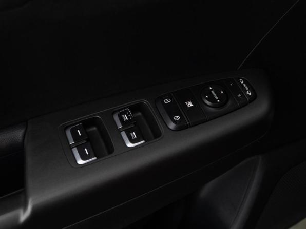 Kia Sportage IV Рестайлинг с пробегом 2021 года, цена 2 149 046 рублей, 119272 км, внедорожник, Автокод Объявления