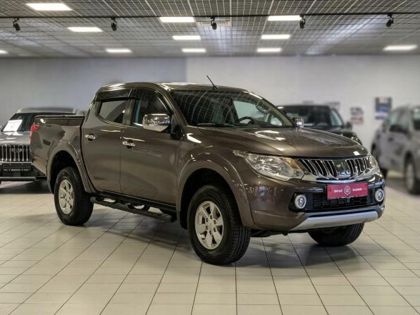 Mitsubishi L200 V с пробегом 2016 года, цена 2 299 500 рублей, 120000 км, пикап, Автокод Объявления