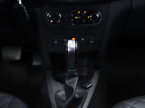 Renault Sandero II Рестайлинг с пробегом 2021 года, цена 1 380 000 рублей, 68852 км, хэтчбек, Автокод Объявления