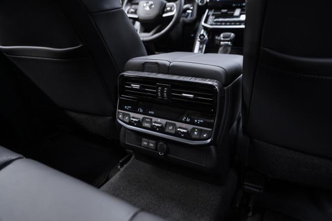 Новый Toyota Land Cruiser 300 Series 2026 года, цена 14 900 000 рублей, внедорожник, Автокод Объявления