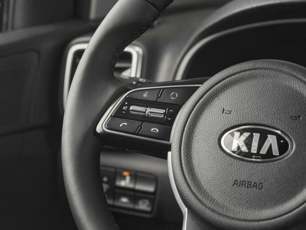 Kia Sportage IV Рестайлинг с пробегом 2018 года, цена 1 849 000 рублей, 136300 км, внедорожник, Автокод Объявления
