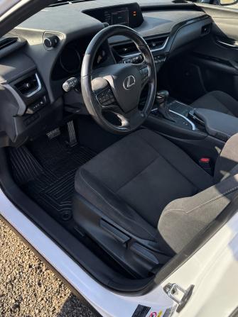 Lexus UX I с пробегом 2019 года, цена 2 360 000 рублей, 108973 км, внедорожник, Автокод Объявления
