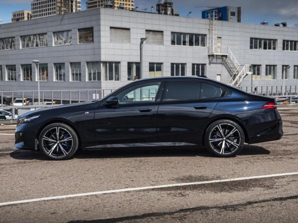 BMW 5 серии VIII (G60/G61/G68) с пробегом 2024 года, цена 7 650 000 рублей, 21184 км, седан, Автокод Объявления