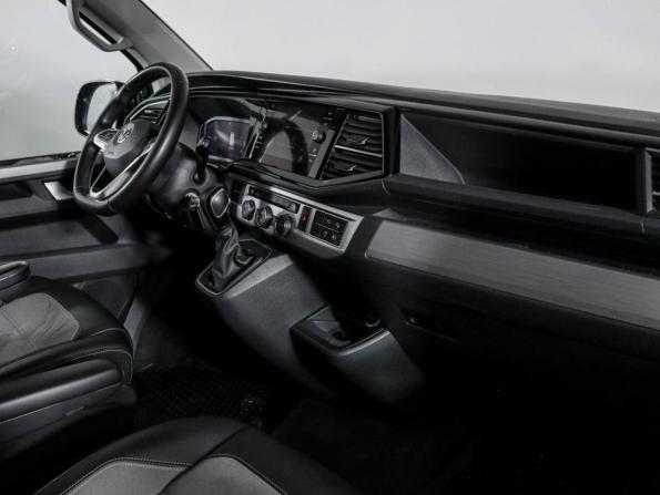 Volkswagen Multivan T6 Рестайлинг с пробегом 2020 года, цена 7 990 000 рублей, 35375 км, минивэн, Автокод Объявления