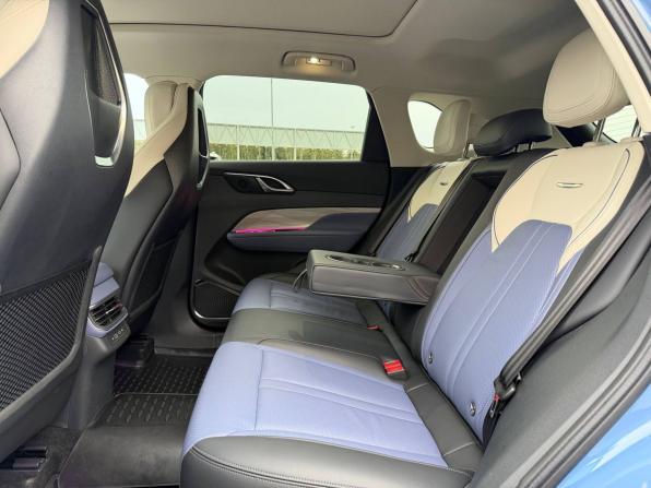 Hongqi HS3 с пробегом 2024 года, цена 2 945 000 рублей, 3515 км, внедорожник, Автокод Объявления