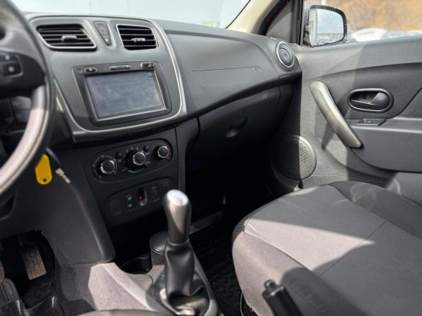 Renault Sandero II с пробегом 2014 года, цена 585 000 рублей, 219536 км, хэтчбек, Автокод Объявления
