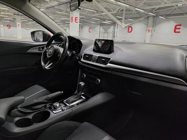 Mazda 3 III (BM) Рестайлинг с пробегом 2018 года, цена 1 764 000 рублей, 76466 км, седан, Автокод Объявления