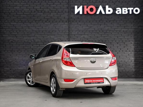 Hyundai Solaris I с пробегом 2013 года, цена 625 000 рублей, 306788 км, хэтчбек, Автокод Объявления