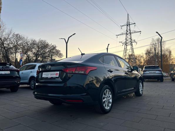 Hyundai Solaris II Рестайлинг с пробегом 2021 года, цена 1 590 000 рублей, 102245 км, седан, Автокод Объявления