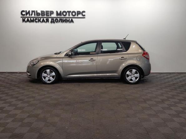 Kia Ceed II с пробегом 2012 года, цена 840 000 рублей, 246123 км, хэтчбек, Автокод Объявления
