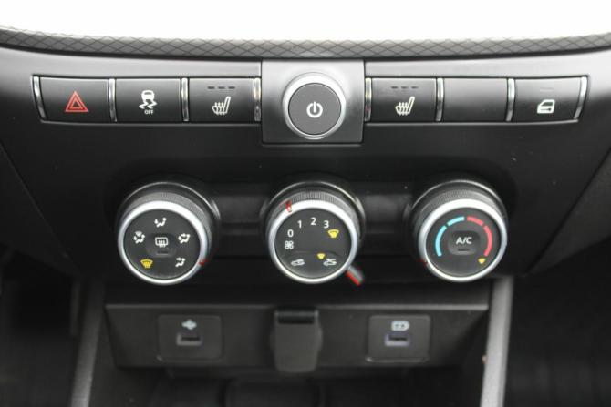Lada (ВАЗ) Vesta I Рестайлинг (NG) с пробегом 2025 года, цена 1 359 000 рублей, 6000 км, универсал, Автокод Объявления