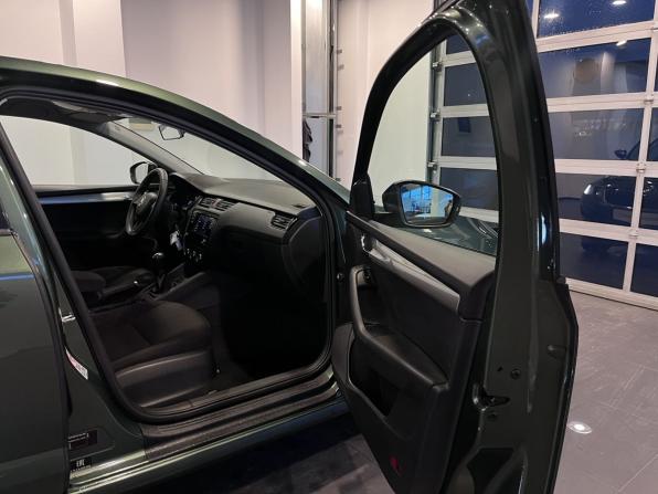 Skoda Octavia III (A7) Рестайлинг с пробегом 2019 года, цена 1 671 000 рублей, 142935 км, лифтбек, Автокод Объявления