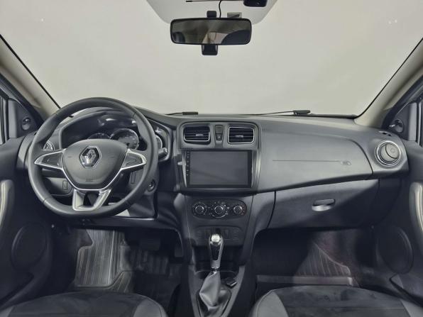 Renault Logan II Рестайлинг с пробегом 2018 года, цена 1 045 000 рублей, 65000 км, седан, Автокод Объявления