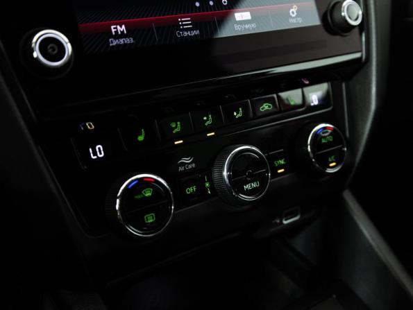 Skoda Octavia III (A7) Рестайлинг с пробегом 2017 года, цена 1 599 585 рублей, 140053 км, лифтбек, Автокод Объявления
