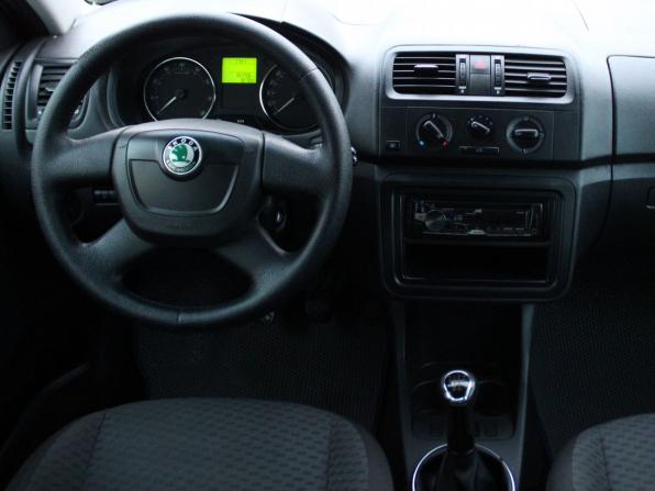 Skoda Fabia II Рестайлинг с пробегом 2010 года, цена 379 000 рублей, 182288 км, хэтчбек, Автокод Объявления