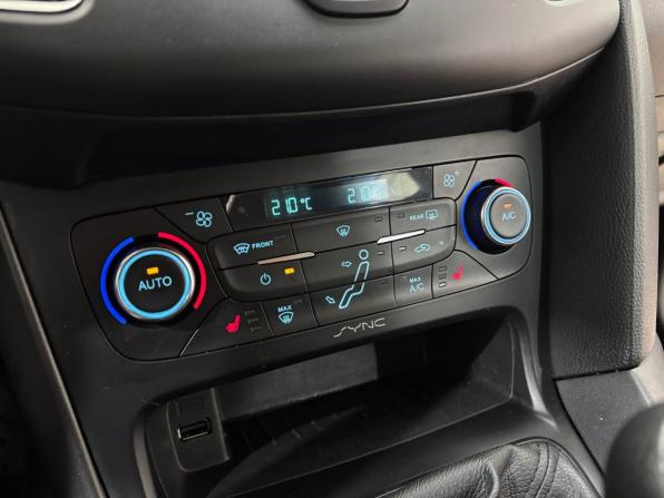 Ford Focus III Рестайлинг с пробегом 2018 года, цена 1 215 000 рублей, 228137 км, хэтчбек, Автокод Объявления
