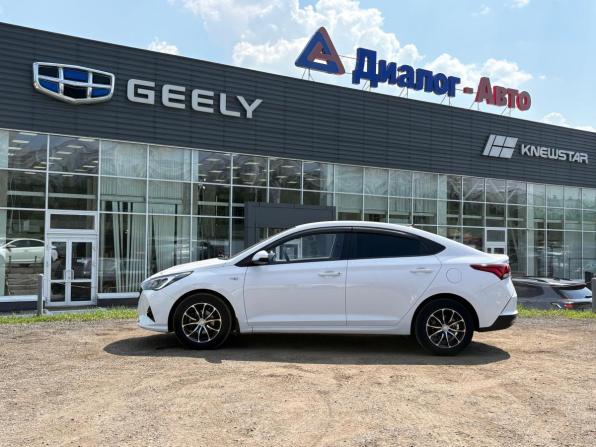 Hyundai Solaris II Рестайлинг с пробегом 2022 года, цена 1 900 000 рублей, 45097 км, седан, Автокод Объявления