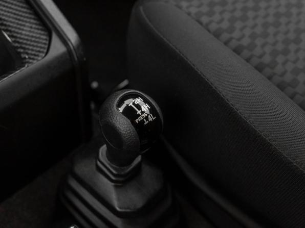 Suzuki Jimny IV с пробегом 2021 года, цена 3 280 000 рублей, 29452 км, внедорожник, Автокод Объявления