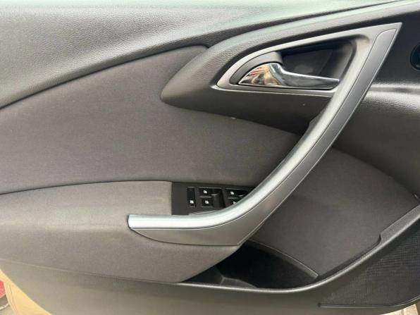 Opel Astra J Рестайлинг с пробегом 2013 года, цена 654 160 рублей, 173984 км, хэтчбек, Автокод Объявления