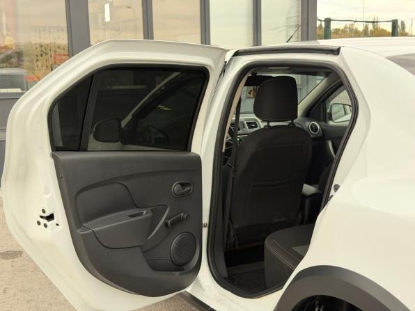Renault Logan II Рестайлинг с пробегом 2021 года, цена 1 120 000 рублей, 124643 км, седан, Автокод Объявления