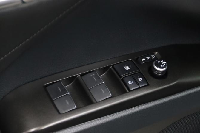 Toyota Camry VIII (XV70) Рестайлинг с пробегом 2021 года, цена 3 295 950 рублей, 80120 км, седан, Автокод Объявления