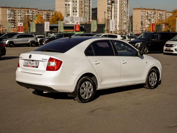 Skoda Rapid I с пробегом 2016 года, цена 849 000 рублей, 111282 км, лифтбек, Автокод Объявления