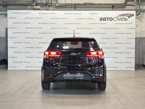 Kia Rio III Рестайлинг с пробегом 2015 года, цена 1 099 000 рублей, 99000 км, хэтчбек, Автокод Объявления