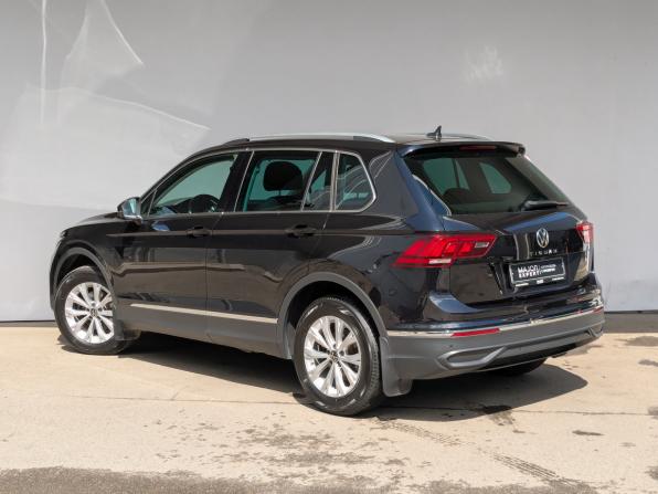 Volkswagen Tiguan II Рестайлинг с пробегом 2021 года, цена 2 645 000 рублей, 71767 км, внедорожник, Автокод Объявления