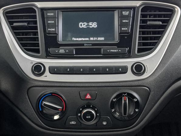 Hyundai Solaris II с пробегом 2018 года, цена 1 100 000 рублей, 146639 км, седан, Автокод Объявления