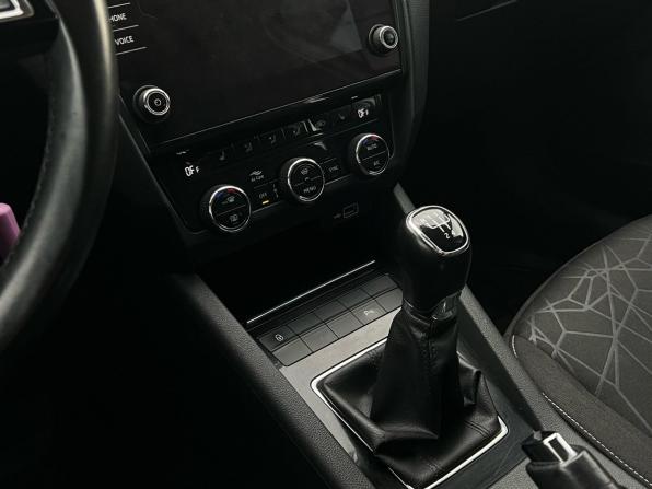 Skoda Octavia III (A7) Рестайлинг с пробегом 2018 года, цена 1 698 000 рублей, 129559 км, лифтбек, Автокод Объявления