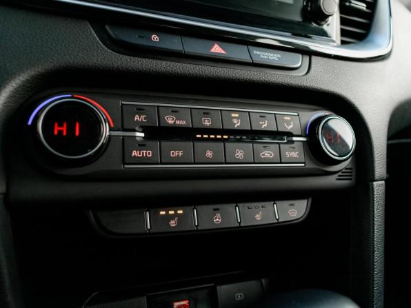 Kia Ceed III с пробегом 2021 года, цена 1 810 000 рублей, 104061 км, универсал, Автокод Объявления