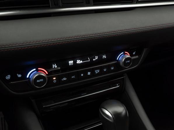 Mazda 6 III (GJ) Рестайлинг 2 с пробегом 2021 года, цена 2 840 000 рублей, 101702 км, седан, Автокод Объявления